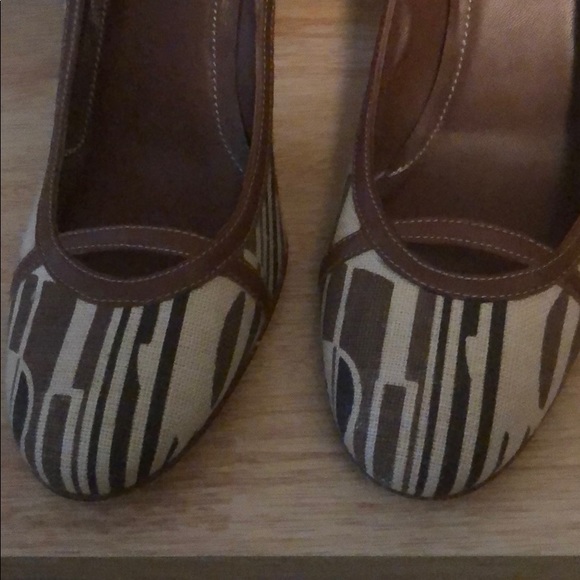 Banana Republic Print Leather Heels, Size 9 1/2 - Picture 2 of 5
